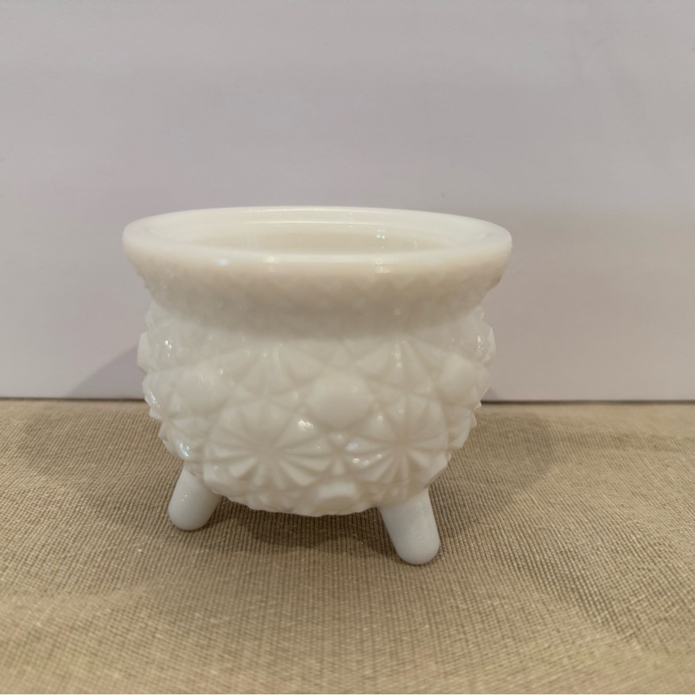 Vintage Milk Glass Cauldron Candle Holder with Daisy and Button Pattern
